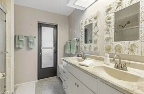 Sunshine Awaits, Tropical 3br home w heated pool, short drive to beach.  Pets - Image 4