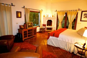 A sophisticated 'Villa' retreat nestled in the slopes of Volcan De Agua - Image 4