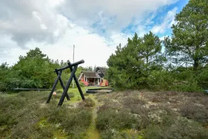 Child-friendly thatched cottage on a large plot. Natural property from private owner - Image 2