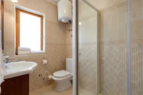 Spacious 4-BR Villa for 8, close to beaches, with private pool - Image 2