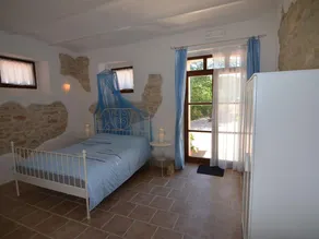 Cozy Couples Getaway w/ wifi - Image 5