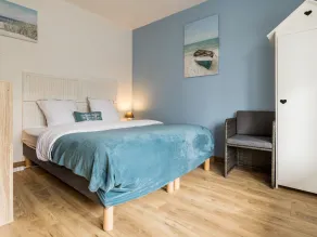 Studio avec balcon, à 200m de la plage, proche commerces et restos, parking privé, lit bébé inclus - Image 5