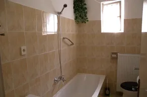 Holiday apartment with garden pavilion in the middle - Image 5