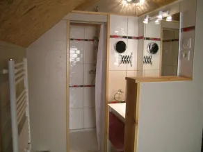 Maison cocooning avec piscine et sauna au cœur de la nature - Image 4