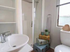 Caravan 596 - Image 2