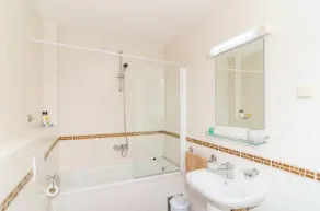 Niko's Sea View Apartment - Image 2