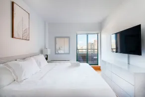 Sunny 3 BR 1 Bath Apartment in NYC - Image 5
