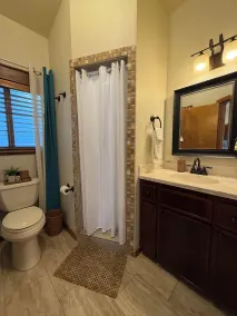 Private guest house on gorgeous 3 acre Hawaiian estate perfect central location. - Image 3