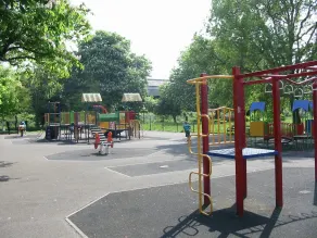 Specialerbjudande. Härlig lägenhet med uppvärmd utomhuspool 2 min från sandstrand - Image 2
