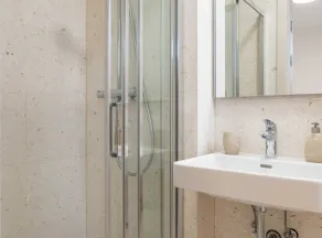 Spacious Povljana Apartment With Sea View and Terrace - Image 3