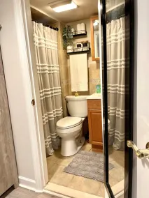 Immaculate Newly Renovated 1 Bedroom Apt Near NYC - Image 3
