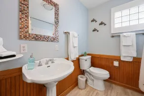 2 br, 2 bth, fully fenced home - The Sunnyside Up Beach Cottage - Image 5