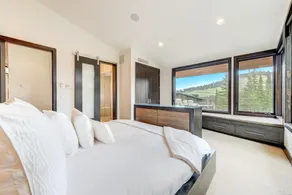 KBM Resorts Walk to Slopes Sports Court Private Home Theater Sleeps 16 Private Hot Tub PCO-184G - Image 4