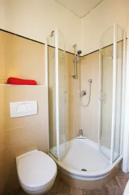 3-rumslägenhet med två badrum, stor terrass med magnifik utsikt över sjön - Image 3