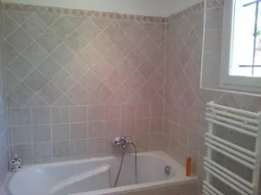 Villa climatizzata per 8 persone con piscina tranquilla a 7 minuti a piedi dal villaggio. - Image 5