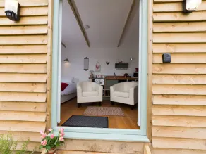 1 bedroom accommodation in Wootton Bridge - Image 5