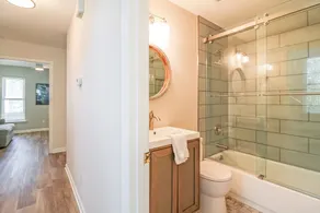 Tybee Island townhome w/ ocean views, screened porch & next to the Post Theater - Image 4