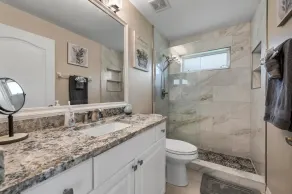 Luxueuse maison de 4 chambres, 3 salles de bain avec hebdomadaire + remise à Naples, Floride - Image 3