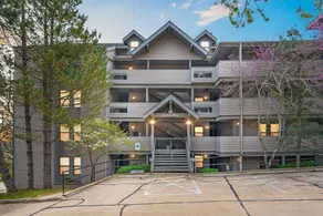 Beautiful Lake View Condo, Newly Updated & Ideally Located - Image 2