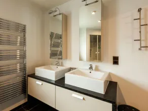 Beach Home with Bubble Bath - Image 5