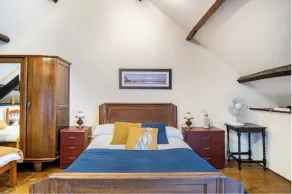 Tolles Haus mit Pool, Sonnendeck, Spa, Bar und Spielzimmer. Schlafzimmer mit Bad - Image 5