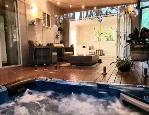 Luxurious, private cottage for couples with heated spa - Image 2