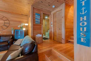 Log Guest Home, Fenced Patio w/ BBQ, Firepit, and more! 5 Mi to Ogunquit Center. - Image 4