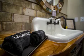 Luxury Lodge with Ride-In-Ride-Out Location - WiFi - Sweeping Mountain Views - Image 5