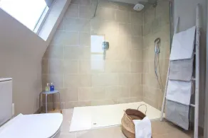 Stylish Wood Street Apartment - City Centre - Image 2