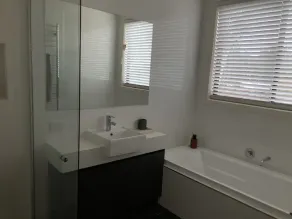 Unique modern, spacious, clean large 3 bedroom + study  in beautiful Blackwood - Image 2