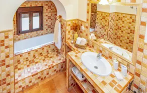 Amazing home in Cañete la Real - Image 4