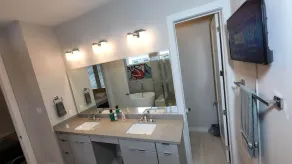 Uptown Galleria | Modern 3-Story Home w/ Garage - Image 4