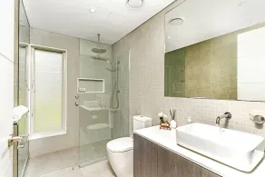 Newly built luxurious 2BR apartment situated only minutes to the beach. - Image 2