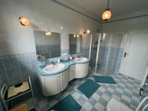 Grande maison avec piscine Large house with swimming pool - Image 2