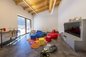 Luxury Chalet with Ski Access - Image 5