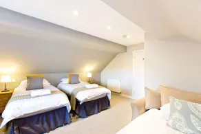 Self catering holiday barn in Hurdlow, near to High Peak Trail.  Sleeps 6 - Image 3