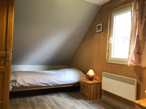 fritliggende hytte med udsigt over dalen - Image 4