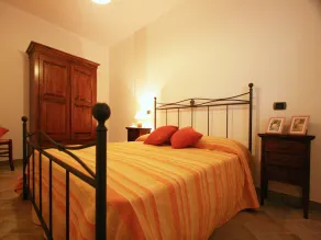 Bondgårdsvilla med pool - Image 4
