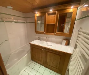 Lägenhet i backen, inomhuspool. - Image 3