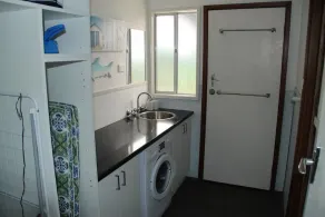 The Beach Shack - OCEAN VIEWS, CLOSE TO THE BEACH - Image 3