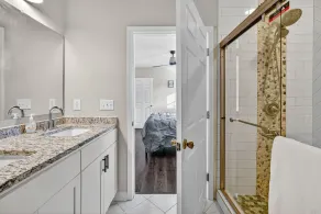 Spacious 3br Mozley Park Home With Fenced Yard 3 Bedroom Home - Image 3