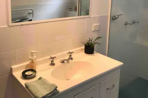 Avalon beach Apartment - Image 3