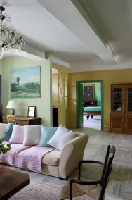 Family mansion with large swimming pool and air-conditionned bedrooms - Image 4