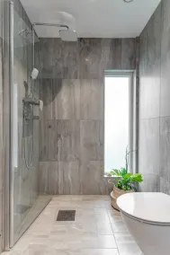 Captivating 3-Bed Villa in Halanda with Lake View - Image 3