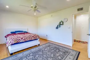Luxury Oasis Home w/Pool & Free Parking -6 Guests<br>. Near CSUN - Image 4