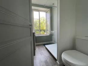 Thouars, Superb apartment on the central square - Image 4