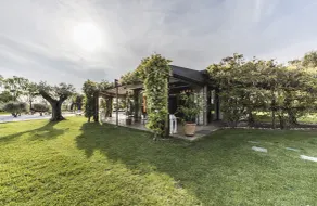Romantic escape in luxury Italian villa, - Image 5