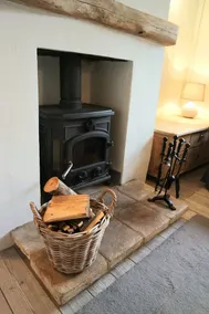A charming, pet friendly cottage, in the beautiful coastal village of Heacham.  - Image 2