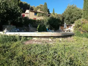 Mas with swimming pool and pool house - Image 3