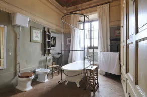 Medieval Tuscan Castle  with 8 bedrooms for 18 guests - Image 2